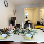 Stylish 1Br Apt W Infinite Pool In South Brisbane